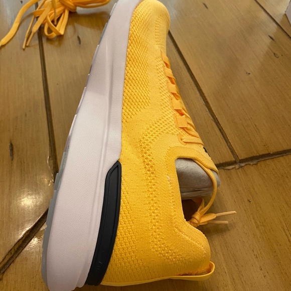 APL Men’s Yellow Techloom Breeze Athletic Sneakers Marigold Lightweight NEW 11.5 - Picture 12 of 16